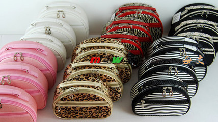 【義烏廠家生產加工化妝包、冰包、手提包、拉桿包等箱包】價格,廠家,圖片,服飾加工,肖守田(個體經營)-